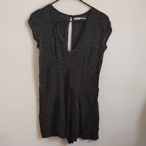 Kimchi Blue | Black + White Polkadot V-neck Romper | S | NWOT